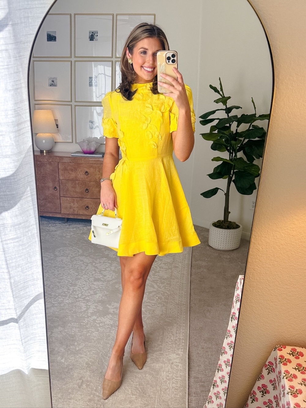 NWT ANTONIO MELANI Yellow
Linen A-Line Dress with Floral Appliqué Size 4 - Picture 2 of 8
